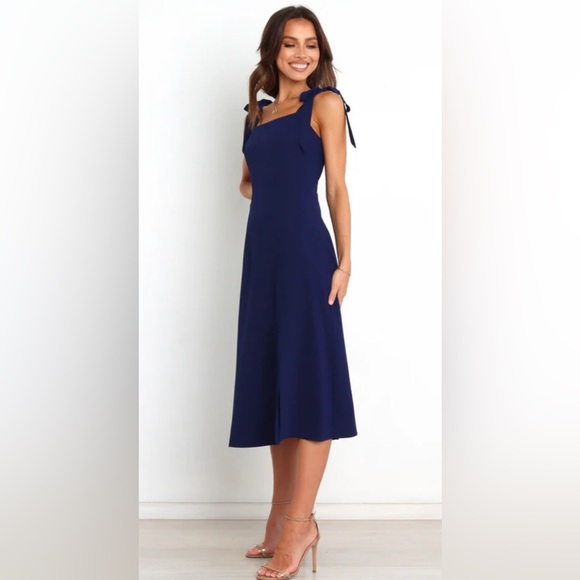 Petal + Pup Navy Blue Tie Shoulder Midi Dress Size 6 US / 10 AU Square Neck - Picture 1 of 6